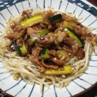 オイスターソースでズッキーニと豚肉